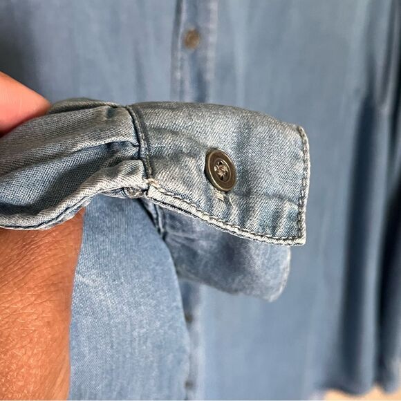 Jane & Delancey Collarless Blue Denim Roll Tab Sleeve Button Front Shirt Size 2X - Picture 7 of 10